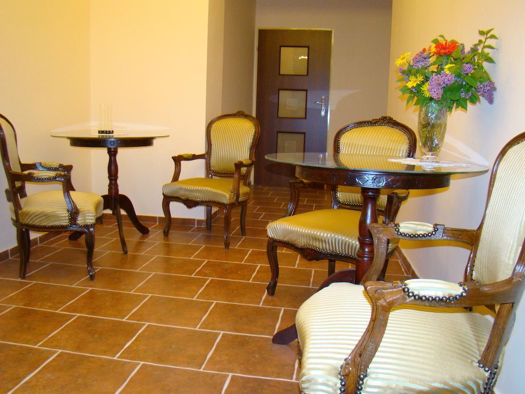 Hotel Polonia Namysłów Dış mekan fotoğraf