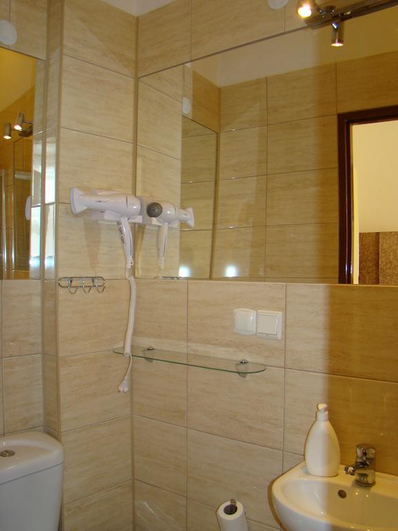 Hotel Polonia Namysłów Oda fotoğraf