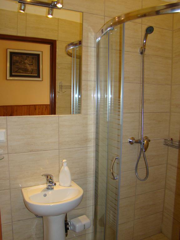Hotel Polonia Namysłów Oda fotoğraf